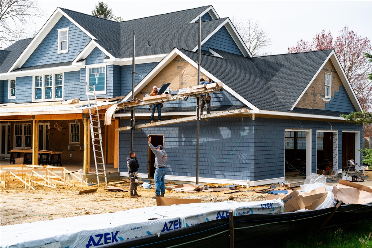 Siding Replacement With New Windows: Costs and Installation Planning